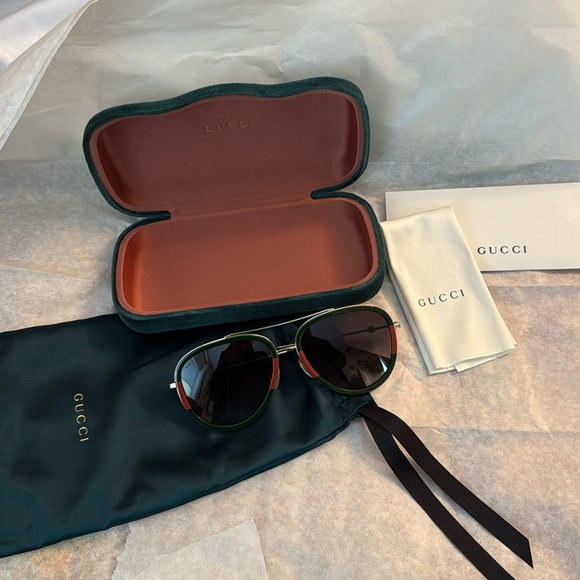 Gucci Accessories - Gucci Aviators GG0062S Sunglasses New Bee Luxury Sunnies
